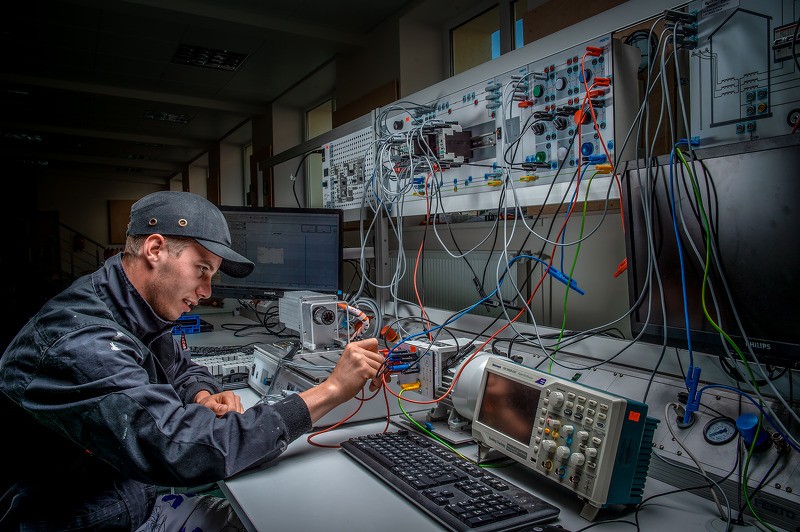Apvienos Cēsu Tehnoloģiju un dizaina vidusskolu un Priekuļu tehnikumu