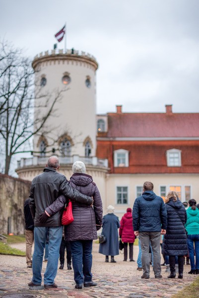 FOTO: Cēsīs sākušies Latvijas simtgades svētki