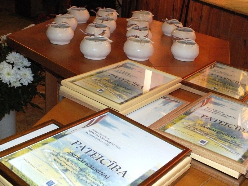 Arī šajā gadā valsts svētkos godinās Vaives labo darbu darītājus