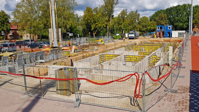 Notiek Cēsu pilsētas stadiona tribīņu būvniecība