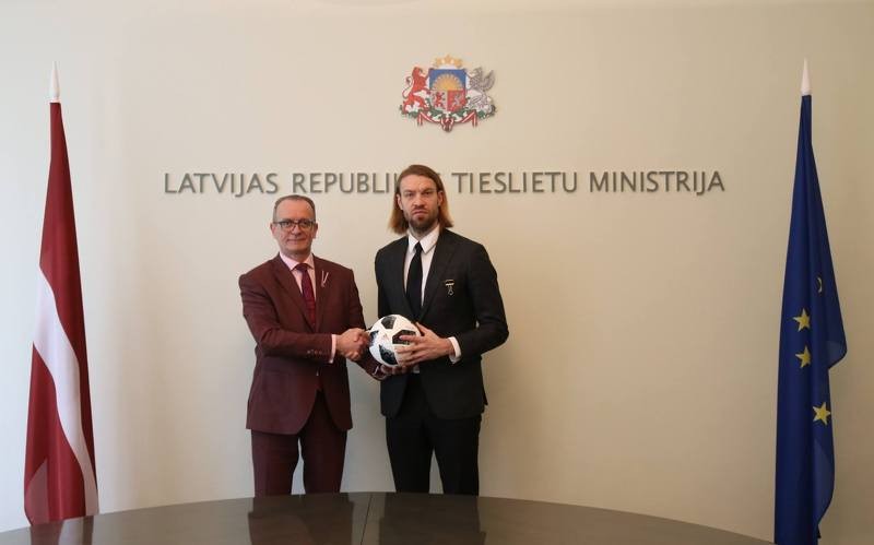 Cēsu Audzināšanas iestādē nepilngadīgajiem plāno izveidot futbola laukumu