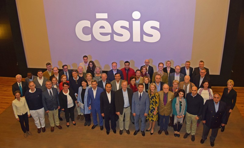 Ārvalstu vēstnieki oficiālajā vizītē viesojās Cēsīs