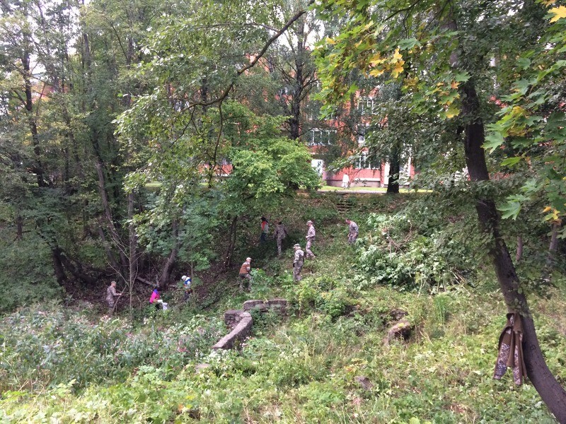 Uzsākta graviņas pie Cēsu profesionālās vidusskolas labiekārtošana