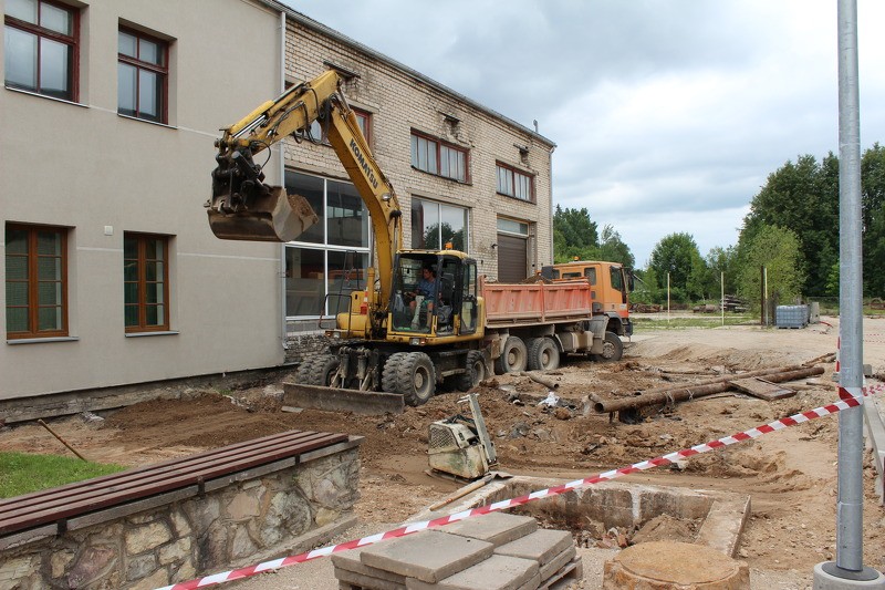 Turpinās projekts “Degradēto teritoriju revitalizācija Cēsu novadā I kārta”