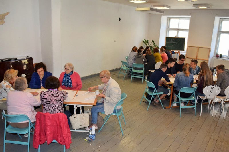 Dažādu paaudžu cēsnieki pulcējas cesis.lv mājaslapas uzlabošanas fokusgrupās