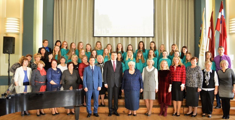 Prezidents sveic cēsniekus valsts svētkos un aicina uz pilsonisko aktivitāti