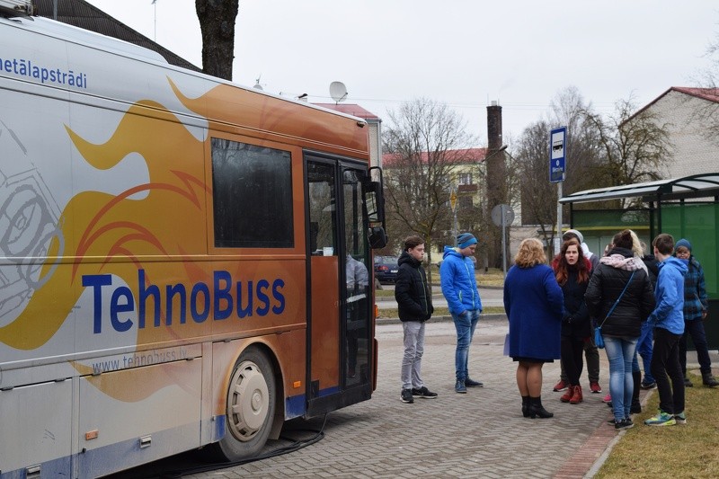 Cēsīs piestāj Tehnobuss