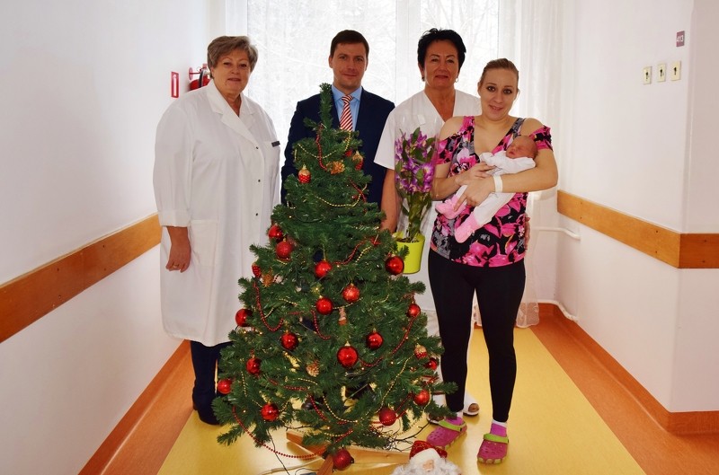 Pirmais bērniņš novadā – Cēsu 2017.gada krustmeita Nikola