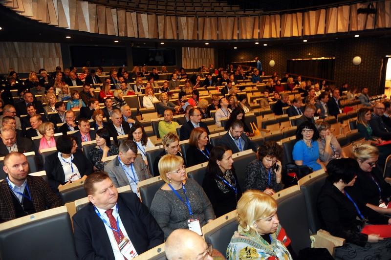 Cēsu uzņēmēju forums pulcē vairāk nekā 300 dalībniekus no visas Latvijas