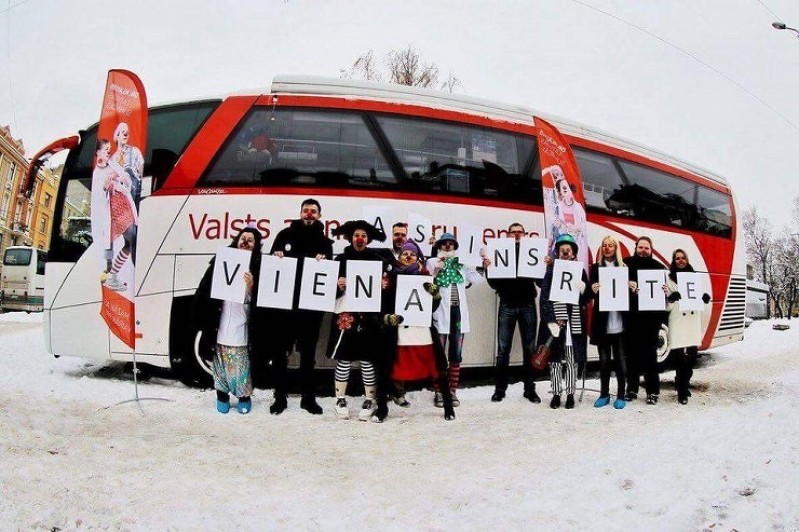 Dakteru Klaunu dzimšanas dienā Cēsīs un Rīgā atsaucas 114 asinsdonori