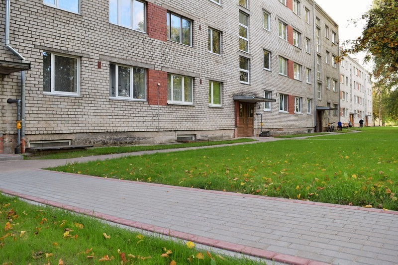 Īstenoti pirmie daudzdzīvokļu namu pagalmu projekti