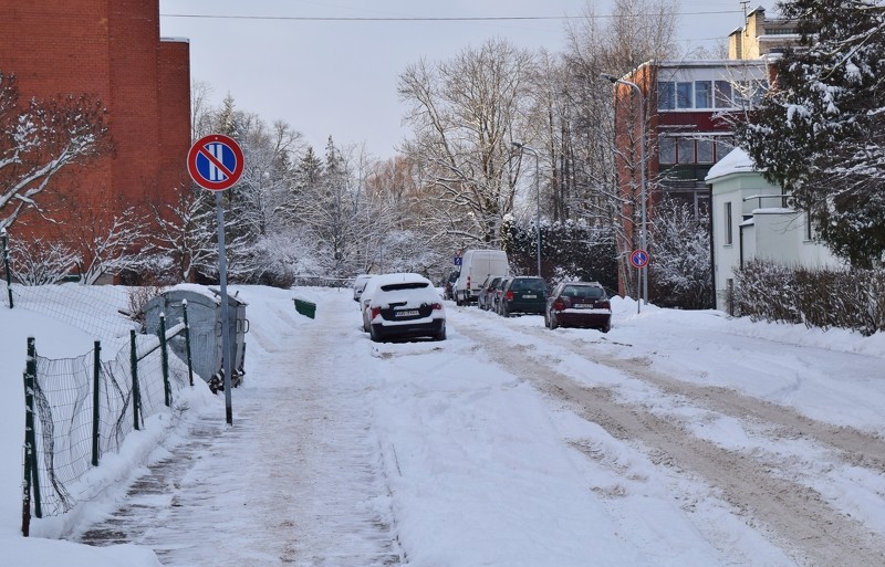 Maija ielā noteikta ierobežota automašīnu stāvēšana