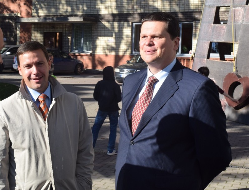 VARAM ministrs Kaspars Gerhards darba vizītē apmeklē Cēsis