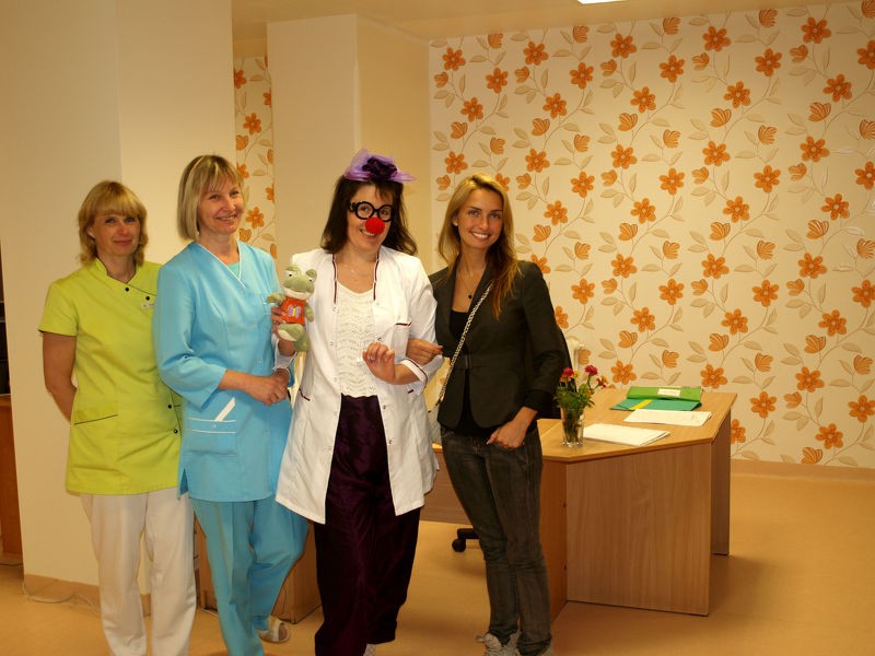 Cēsu klīnika sadarbojas ar sabiedriskās labdarības organizāciju «Dr.Klauns»