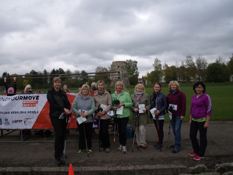 Veselības nedēļā Cēsu klīnikas kolektīvs nūjo!