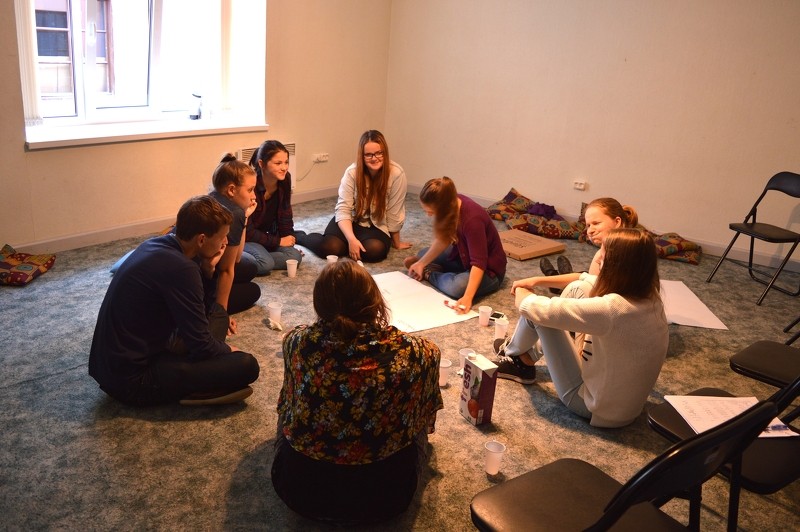 Cēsu jauniešu forumā diskutē par izglītības jautājumiem