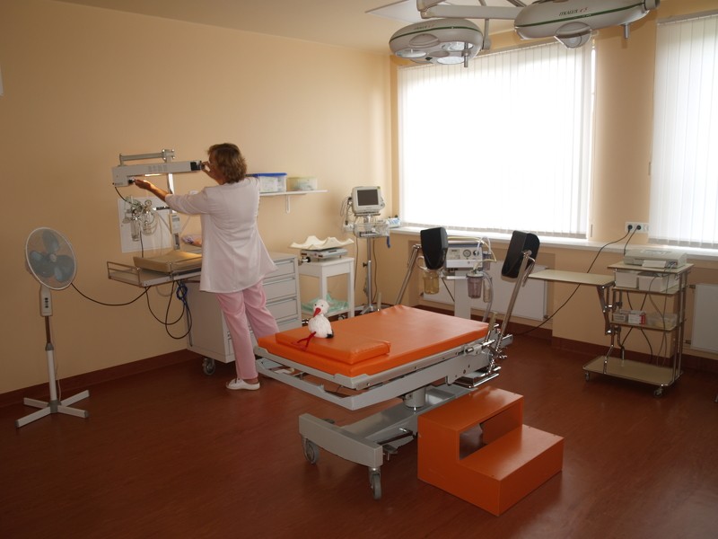 Cēsu klīnikā jauna dzemdību zāle