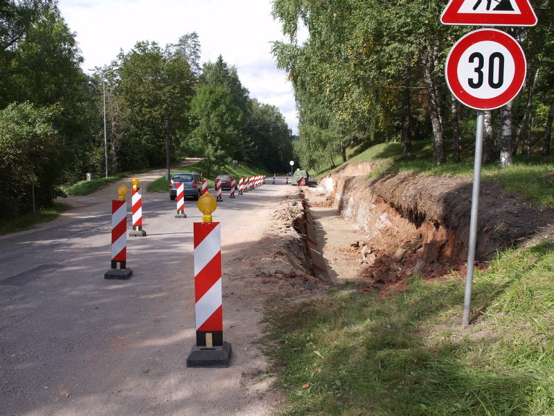 Gaujas ielā uz rekonstrukcijas laiku satiksmi regulēs luksofori