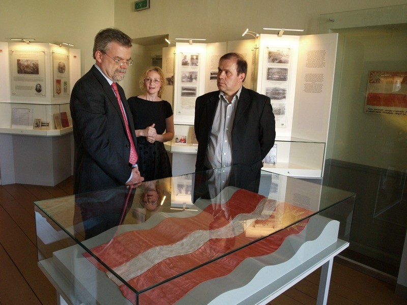 Cēsīs viesojās ASV vēstnieks Latvijā Marks Pekala