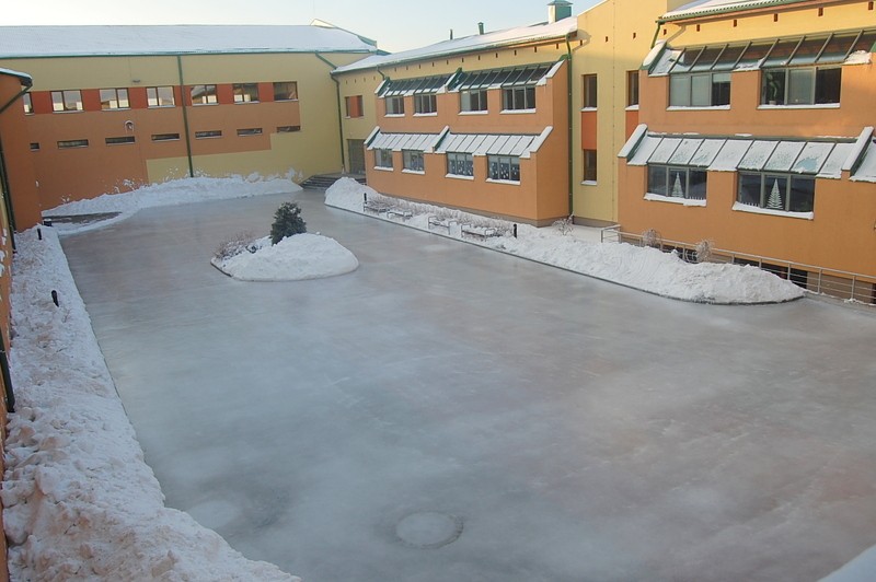 Atvērta lielākā slidotava Cēsīs