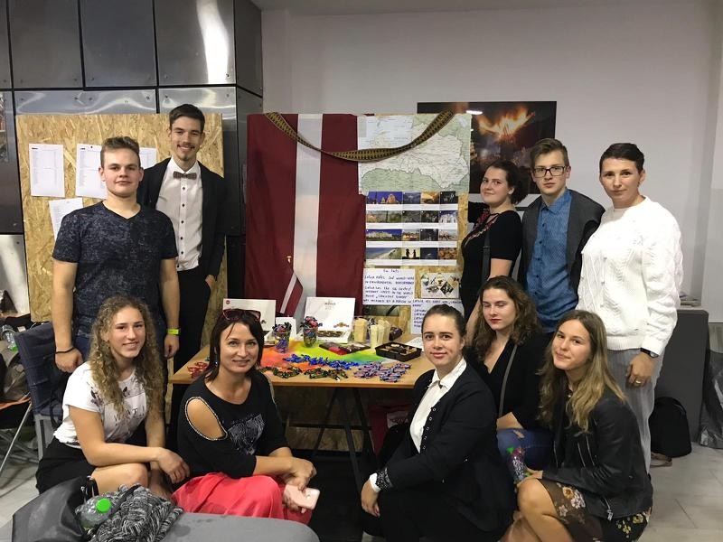 Cēsu Valsts ģimnāzijas skolniece piedalās starptautisko debašu projektā