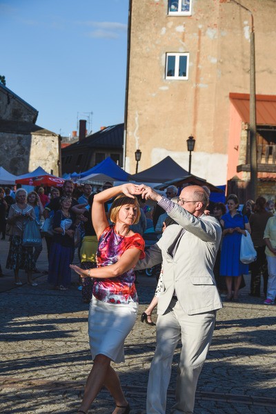 Cēsu balles deju klubs "Reveranss" aicina uz kursiem