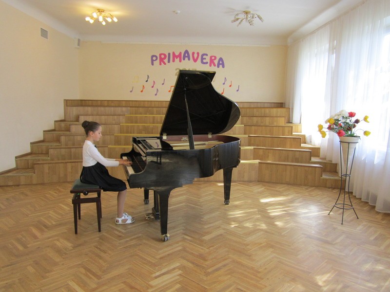 Cēsu 1.pamatskolas jaunajiem pianistiem panākumi konkursā PRIMAVERA