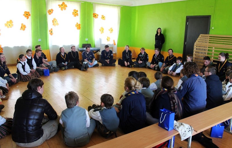 Ahimas skauti ciemojas Rāmuļu pamatskolā