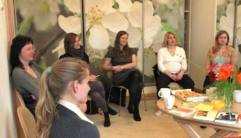 Apmācības un sarunas topošajām māmiņām un tētiem