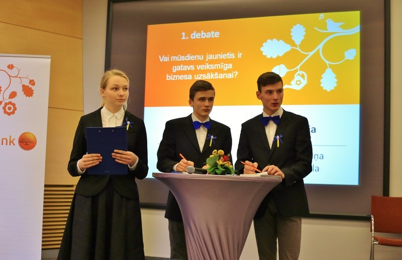 Cēsu Valsts ģimnāzijas finanšu eksperti – labākie valstī