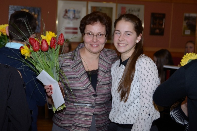 Ģimnāzisti pateicas skolotājiem