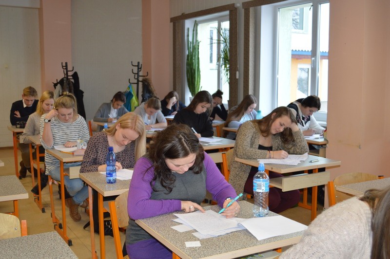 Skolēni sacenšas latviešu valodas un literatūras olimpiādēs