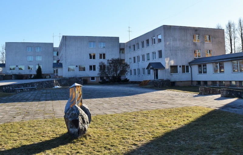 Jaunā Cēsu Pilsētas vidusskola uzņem audzēkņus