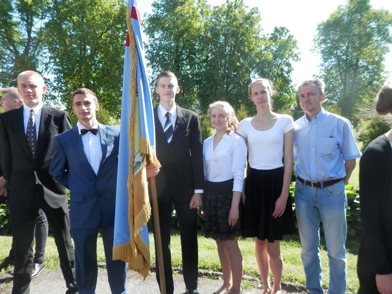 Cēsnieki piedalās Skolnieku rotas karoga svētkos