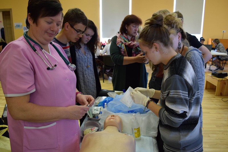 Karjeras nedēļas noslēgumā skolēni iepazīst desmit profesijas