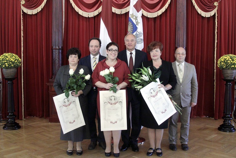 Cēsu Valsts ģimnāzijas skolotājai Sarmītei Dreijaltei - Kronvalda fonda balva