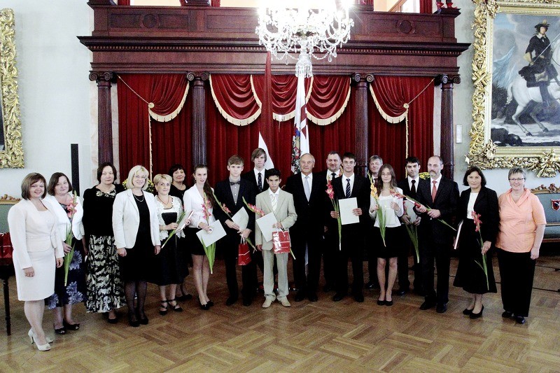 Pateicība pasaules olimpiāžu uzvarētājiem un skolotājiem