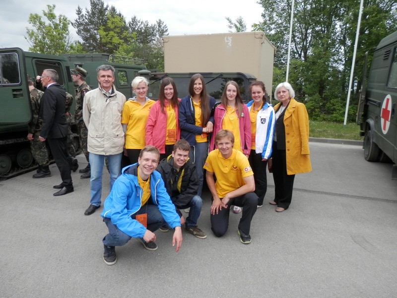 DACVĢ piedalās Cēsu pulka Skolnieku rotas karoga svētkos