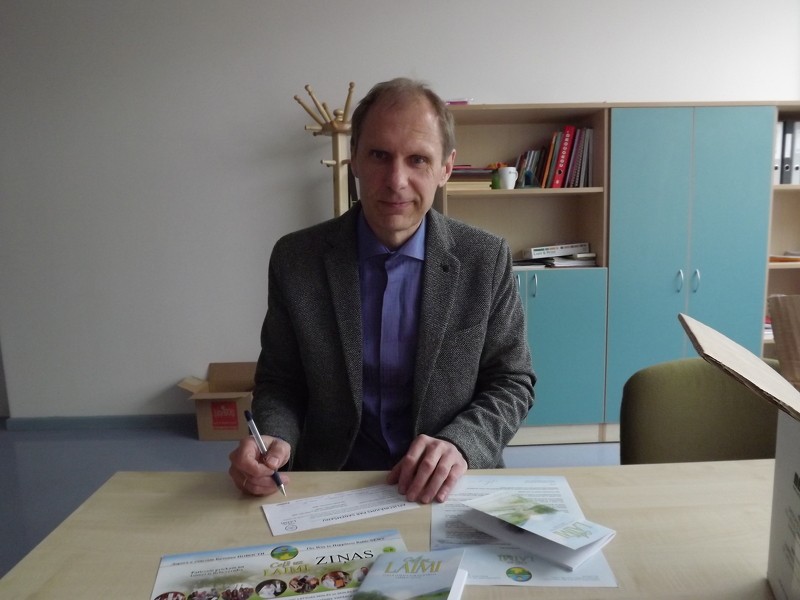 Cēsu 2. pamatskola saņem dāvinājumu no fonda "Ceļš uz laimi"