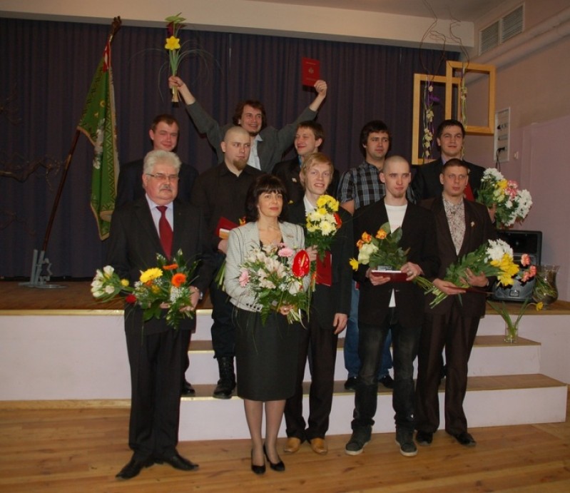 Pusotra gada laikā iegūts mēbeļu galdnieka diploms