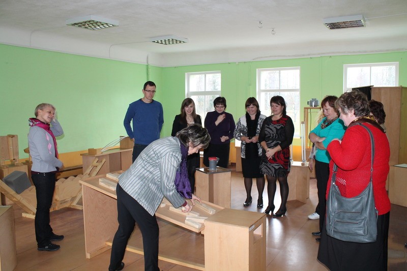 Novada dabaszinātņu un mājturības skolotāji tiekas Rāmuļos