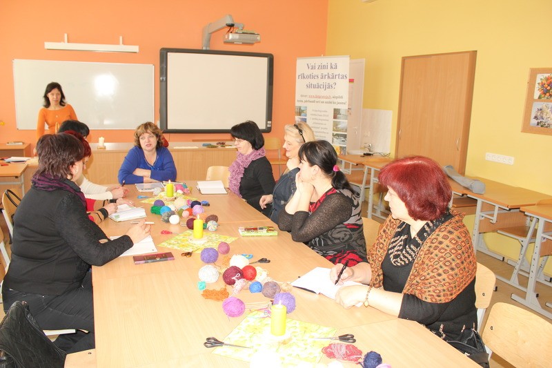 Diskutē par audzināšanas darbu skolās