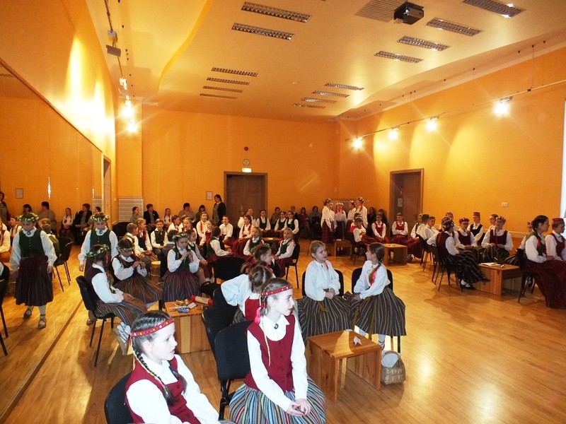 Erudītākie tautasdziesmu zinātāji satiekas Cēsīs