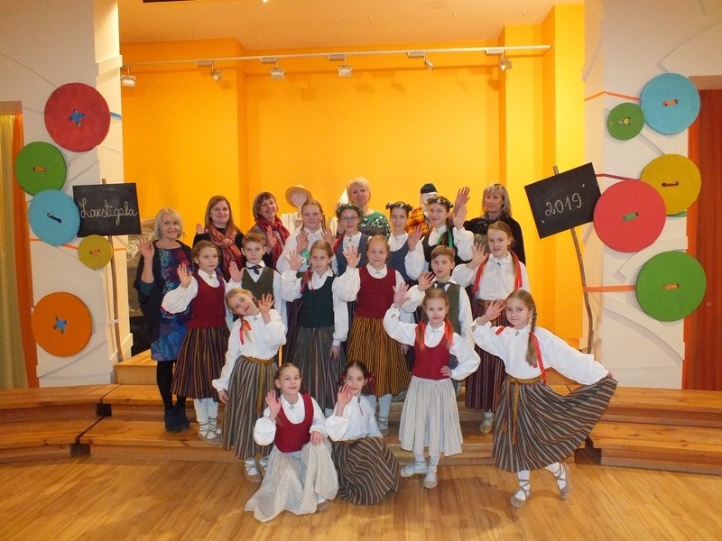 Noslēgusies latviešu tautasdziesmu dziedāšanas sacensības 1.kārta