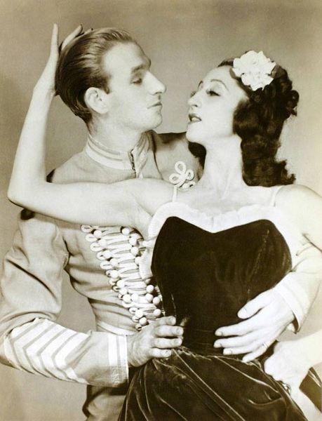 Pirmo reizi Latvijā – skatuves tērpu vēsturei veltīta izstāde