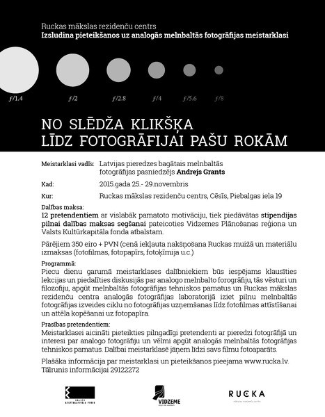 Melnbaltās fotogrāfijas meistarklase “No slēdža klikšķa līdz fotogrāfijai pašu rokām”