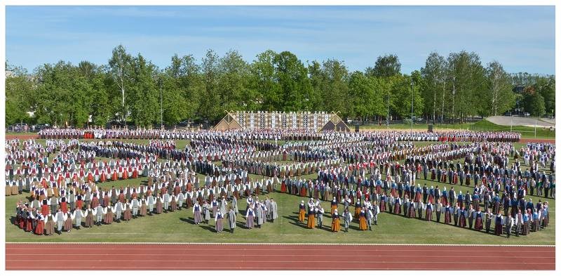 “Raitais solis” un “Saulgrieži” atgriezušies no VIII Vidējās paaudzes deju svētkiem Jelgavā