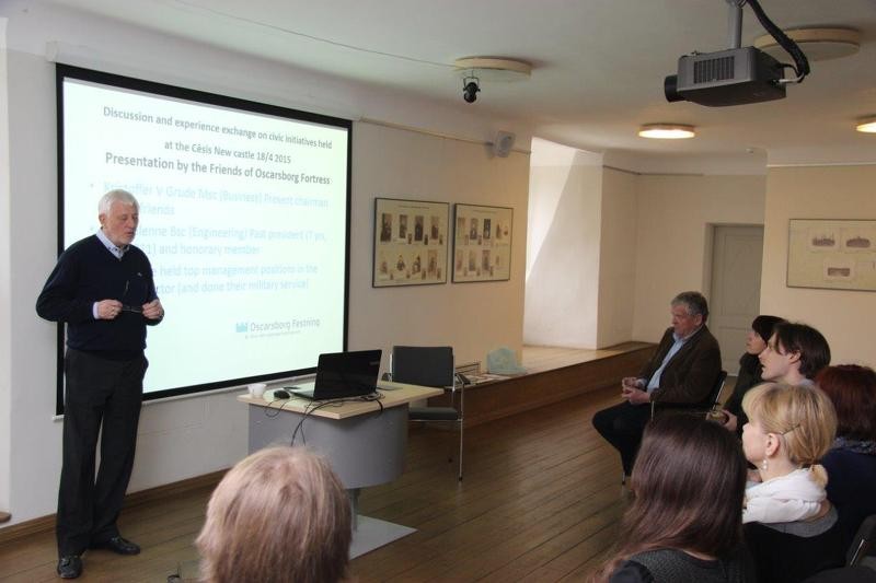 Cēsu pilī viesojās Norvēģijas Oskarsborgas cietokšņa draugu asociācijas pārstāvji