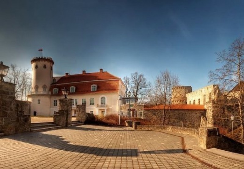 Izstāde “Apkārt pasaulei cēsnieka acīm”