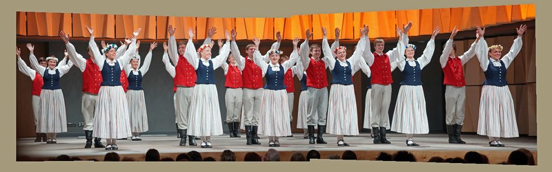 Cēsu tautas deju kolektīvu panākumi apriņķa skatē